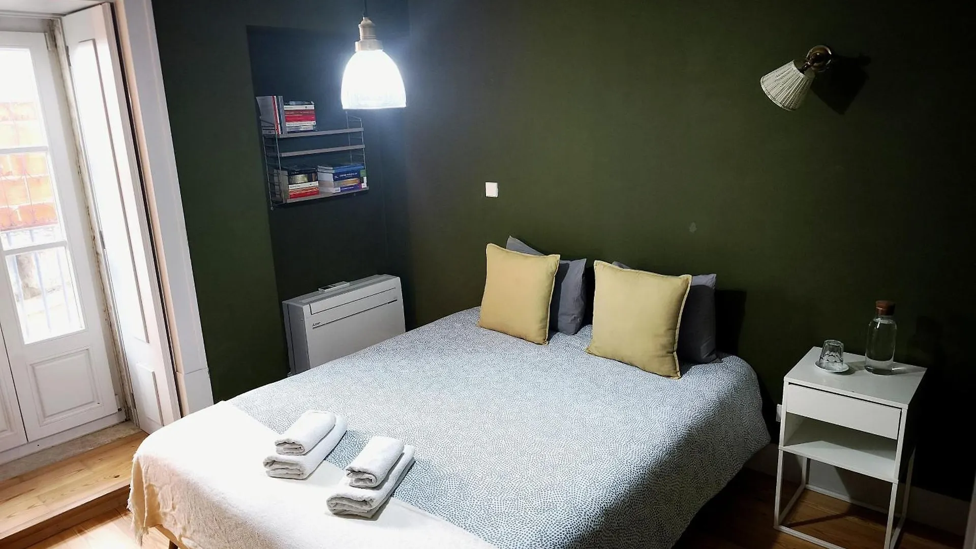 Apartment With Balcony In A Street In The Historic Center Of Downtown Lizbona 0*,